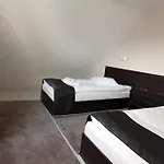 Idol Hotel 3*