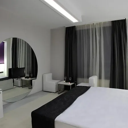 Idol Hotel