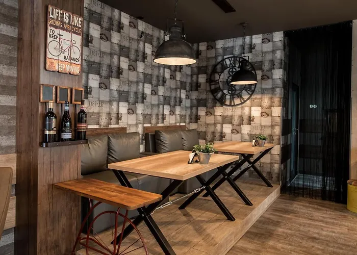 Idol ホテル トゥルゴヴィシテ